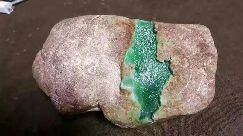 阳美翡翠玉雕-3