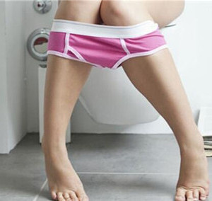 女性易发尿路感染的原因
